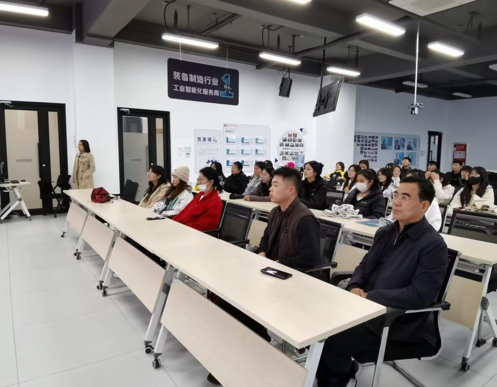 深化校企合作，助力畢業(yè)生實習(xí)就業(yè)——財經(jīng)學(xué)院組織畢業(yè)生赴煙臺開發(fā)區(qū)參觀實習(xí)